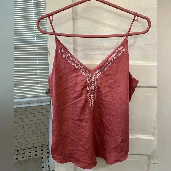 Express peach light pink flowy tanktop embroidered design size medium - Picture 1 of 8